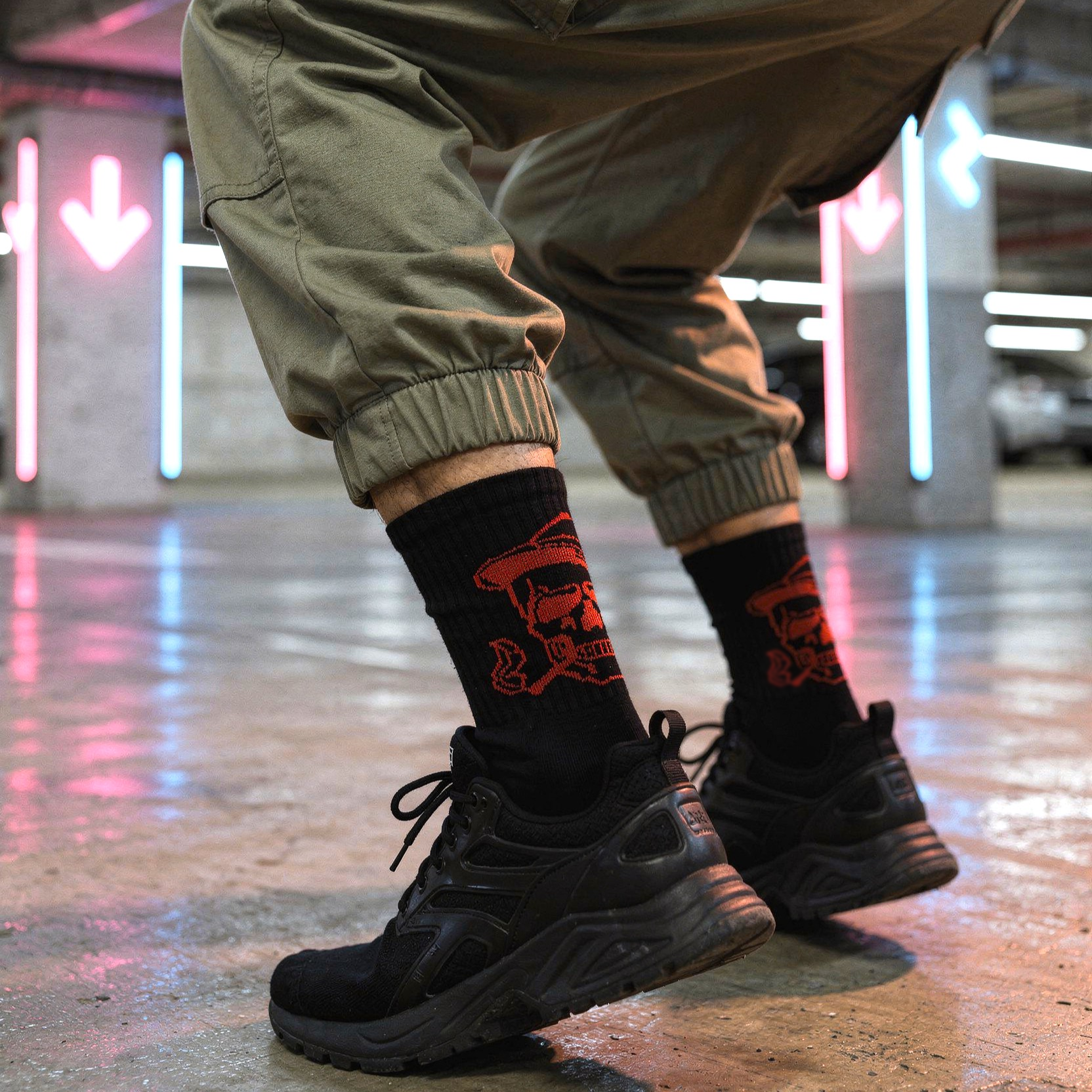Design Everyday Crew Socks & Wristband - Neon Skull Combo Pack of 10