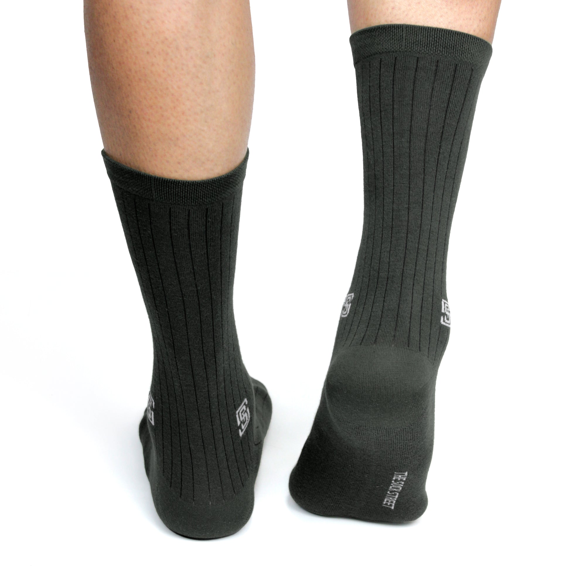 Design Classic Solid Ultra-Smooth Crew Socks (1 Pairs)